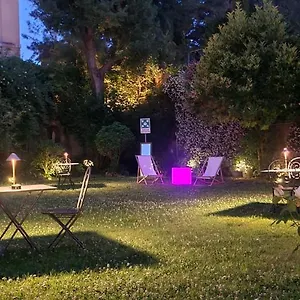 Oda ve Kahvaltı Riari Garden, Roma
